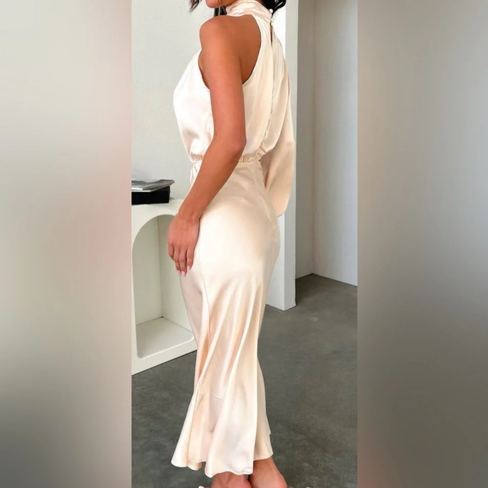 That’s so Fetch antonia midi dress. - Picture 3 of 3